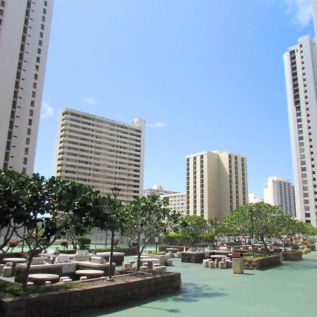 Waikiki Banyan Ocean View Apartment Oahu Exterior photo